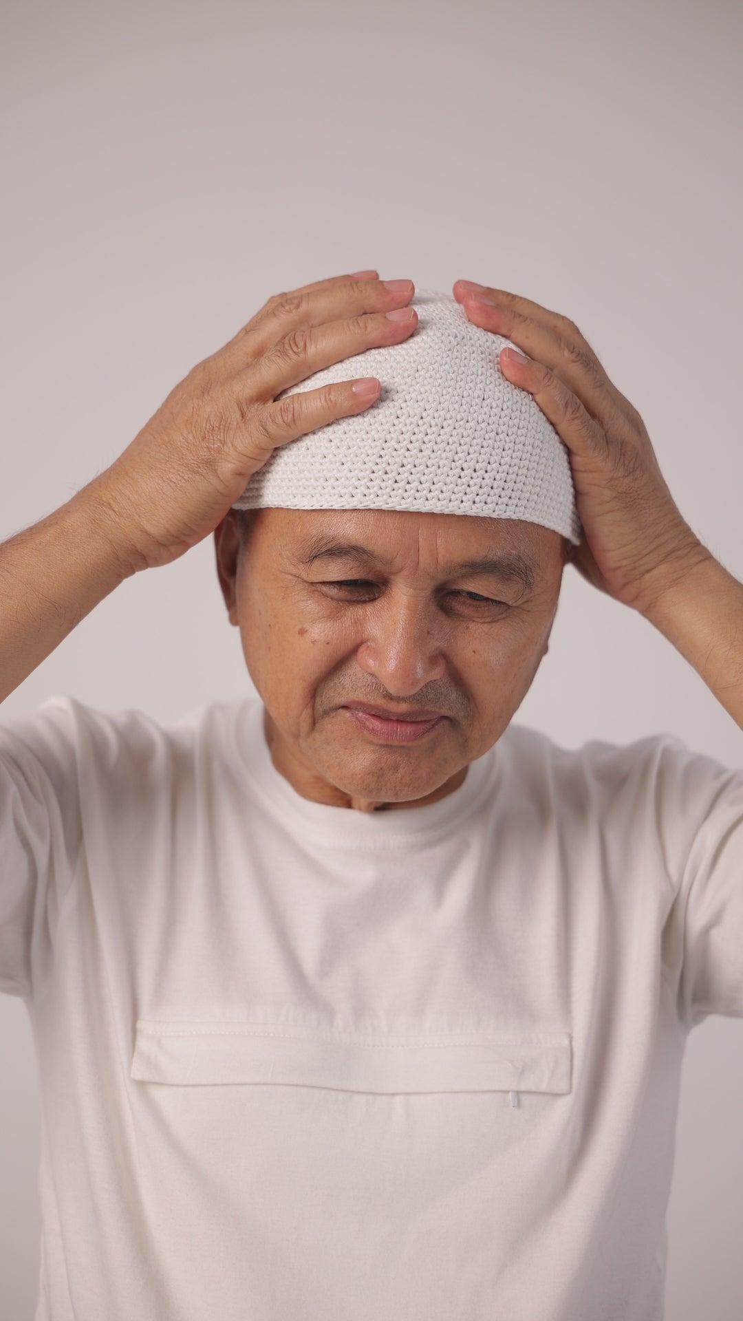 Load video: Knit Kopiah